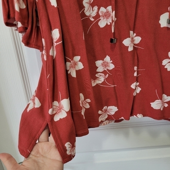 Bohemian Floral flowy top ruffle detailing size Small red white pink - Picture 6 of 10